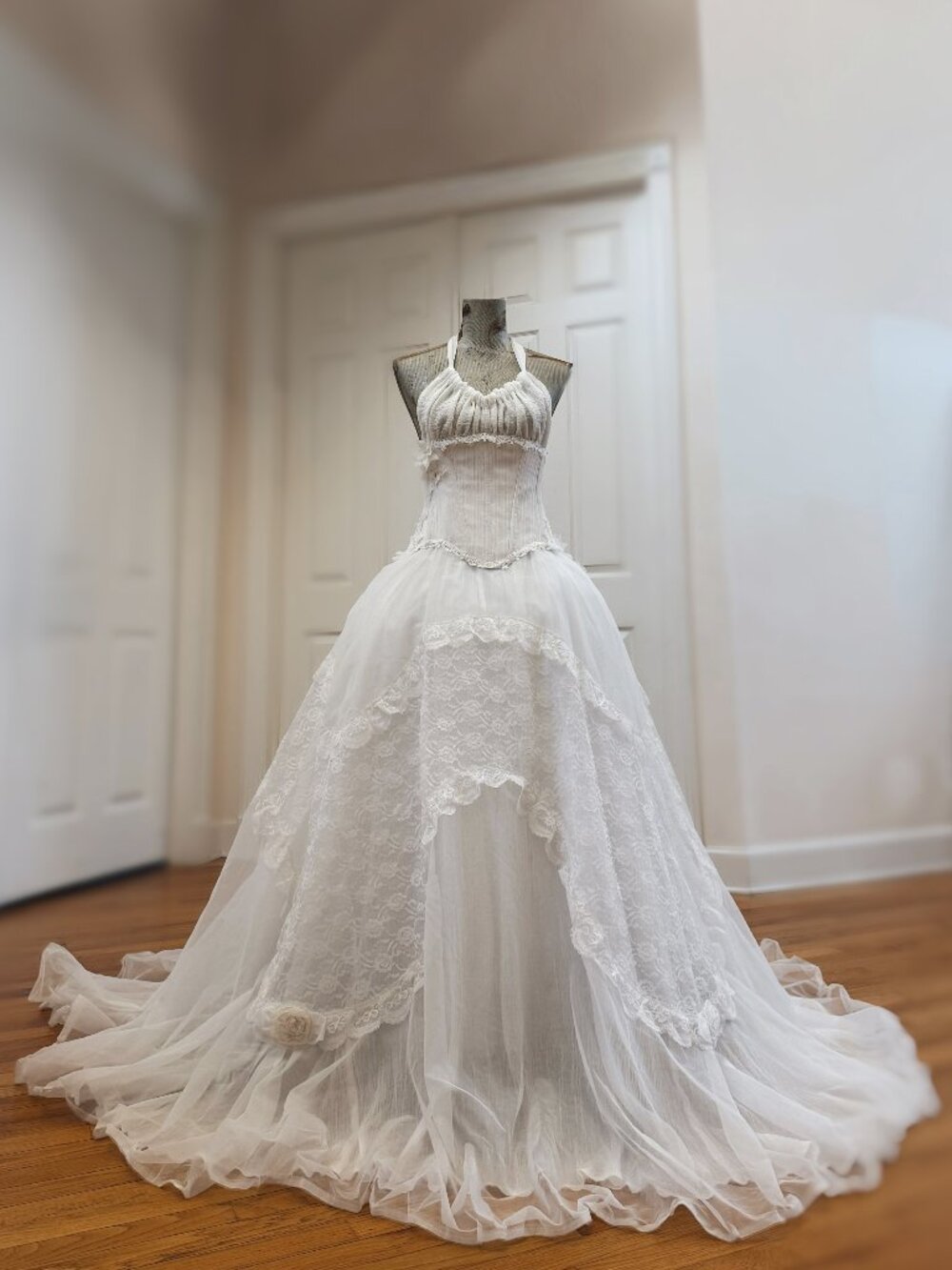 Vintage Basque Waist Lace Corset Wedding Gown